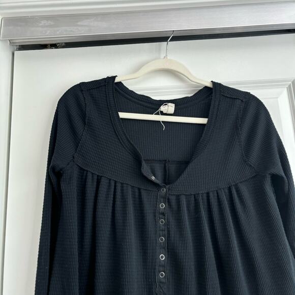 Free People Basic Pullover Henley Top Sz XS Black Essential Boho - Picture 3 of 7